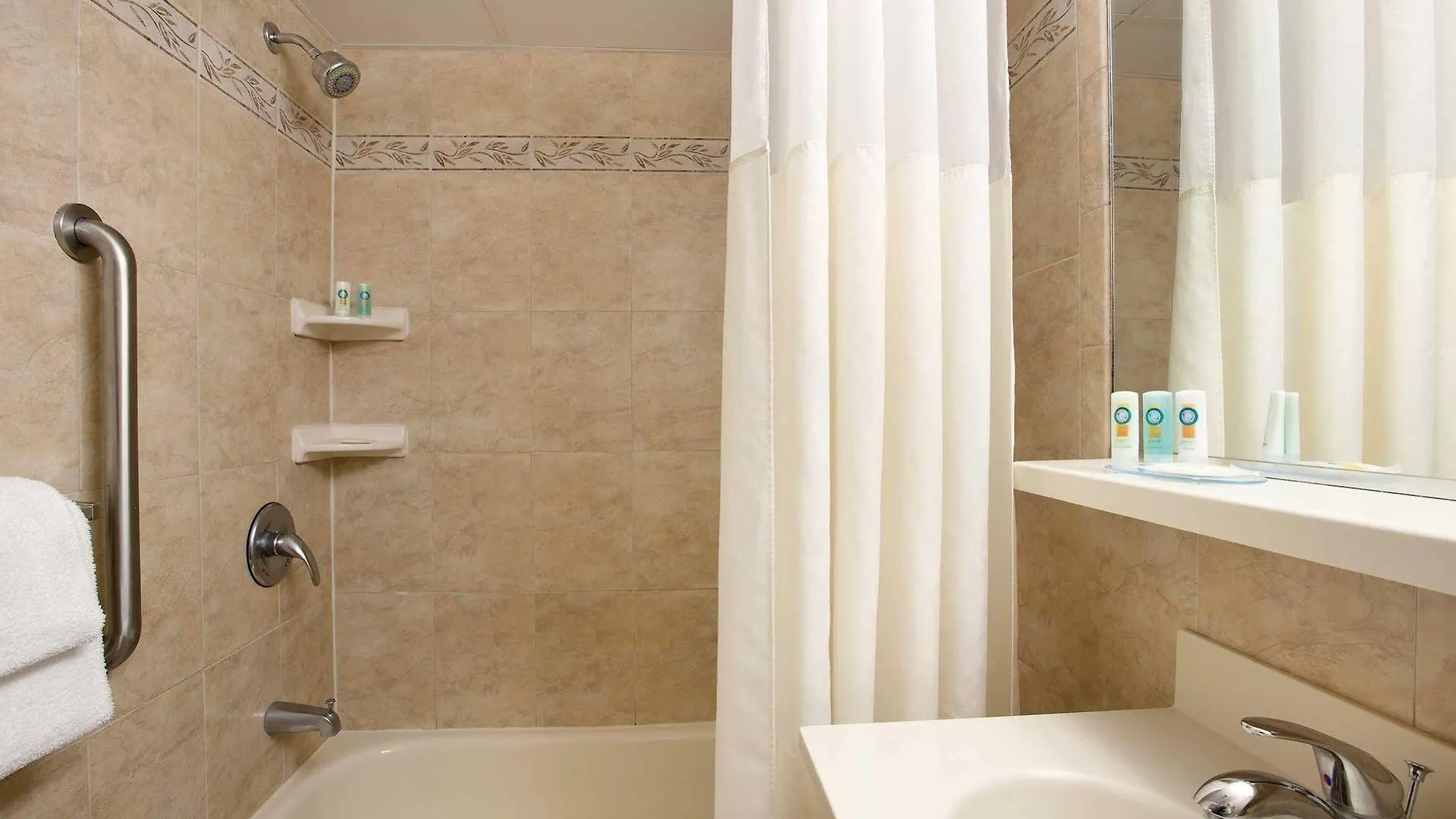 Quality Inn Oceanfront Ocean City 3*,